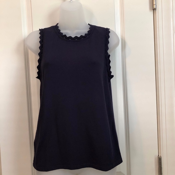 NWT! Ann Taylor Petite Scallop Trim Sleeveless Top - Picture 2 of 6